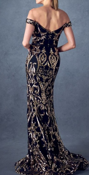 Formal dress - Picture 5 of 7